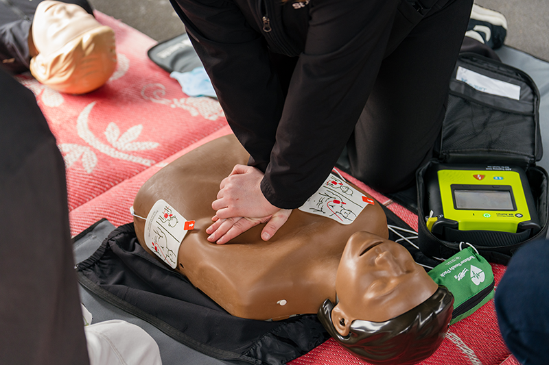 HHSj CPR and Defib on a manikin