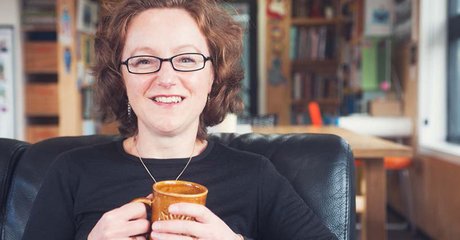 Portrait of Ruth Henderson author of The Happy Saver blog