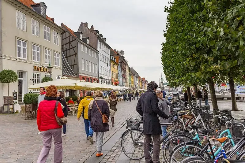 Streets-of-Copenhagen-with-bikes